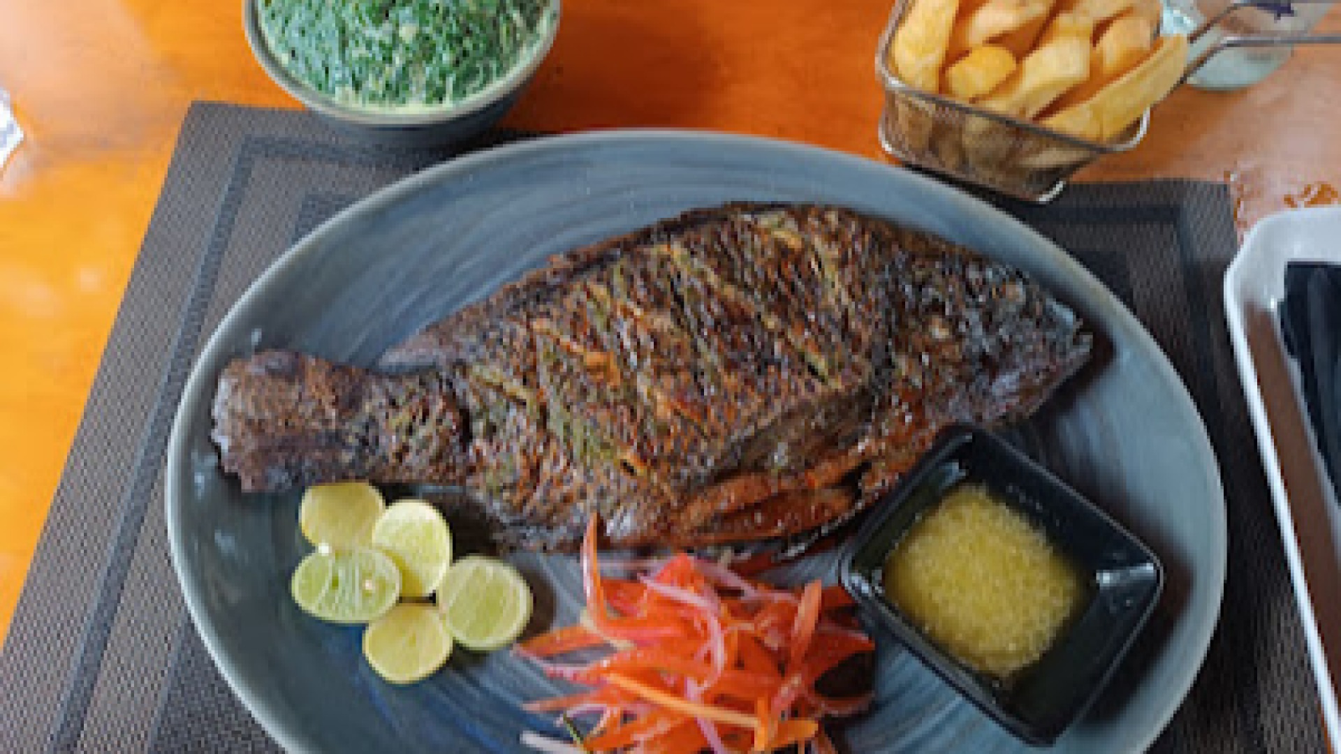 Samaki Samaki Seafood and Jazz — image 3