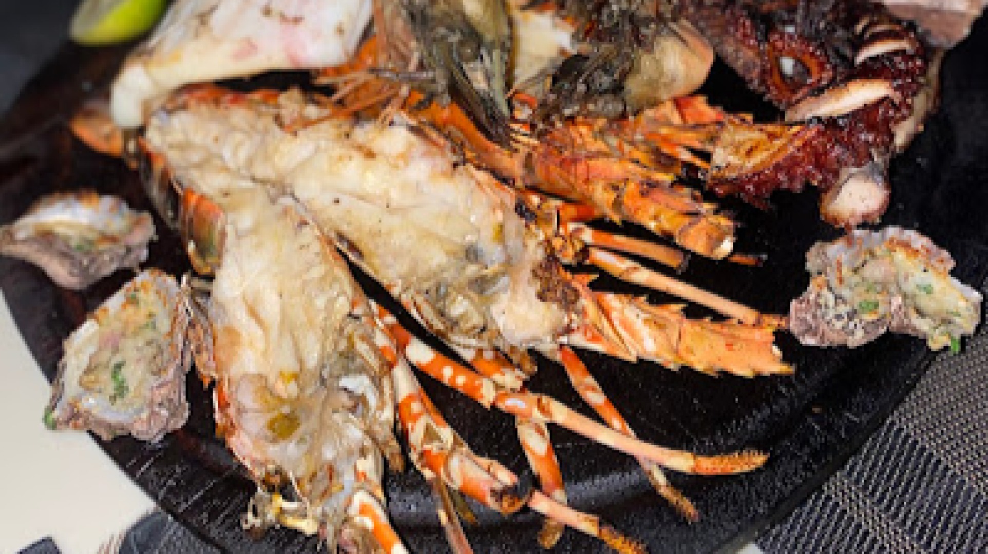 Samaki Samaki Seafood and Jazz — image 5