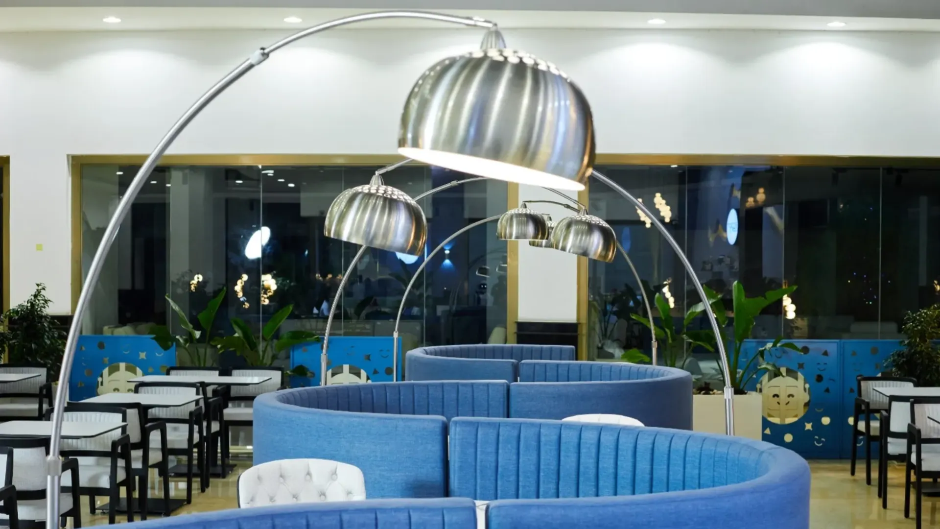 Robot Cafe — image 2