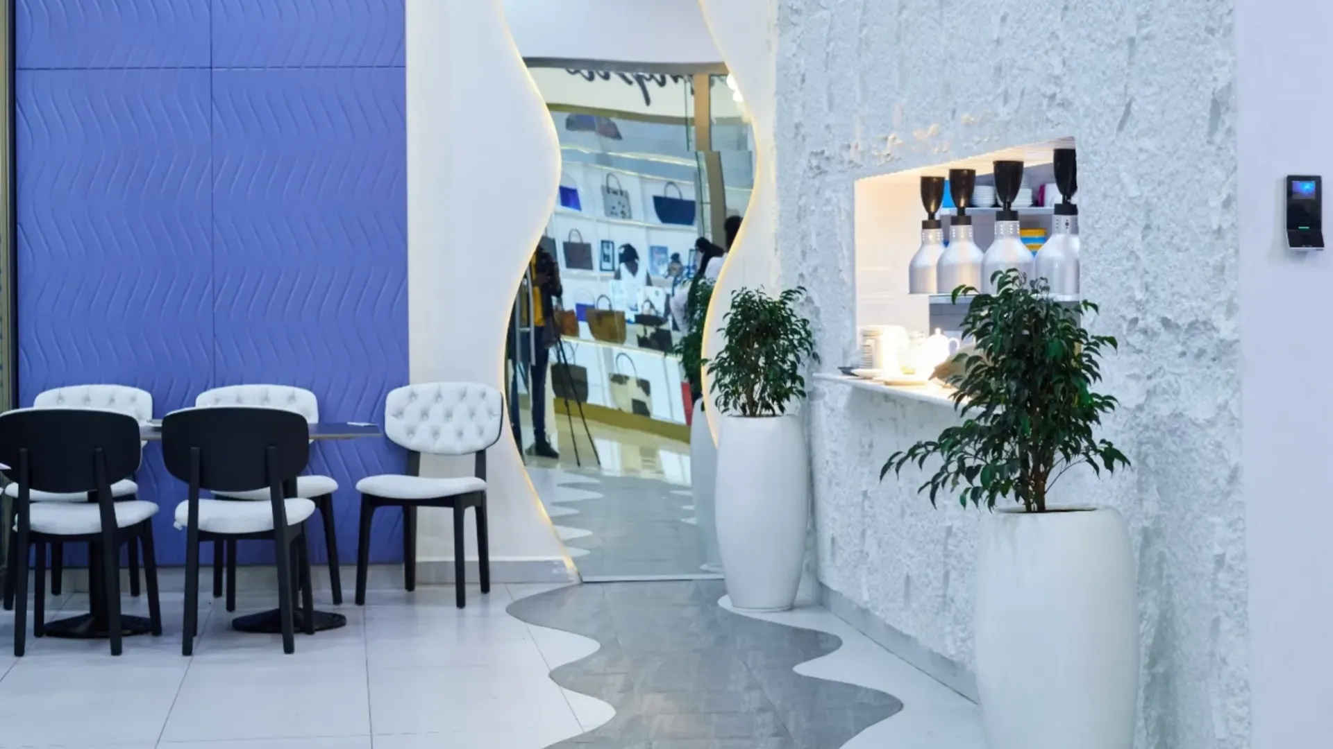Robot Cafe — image 3