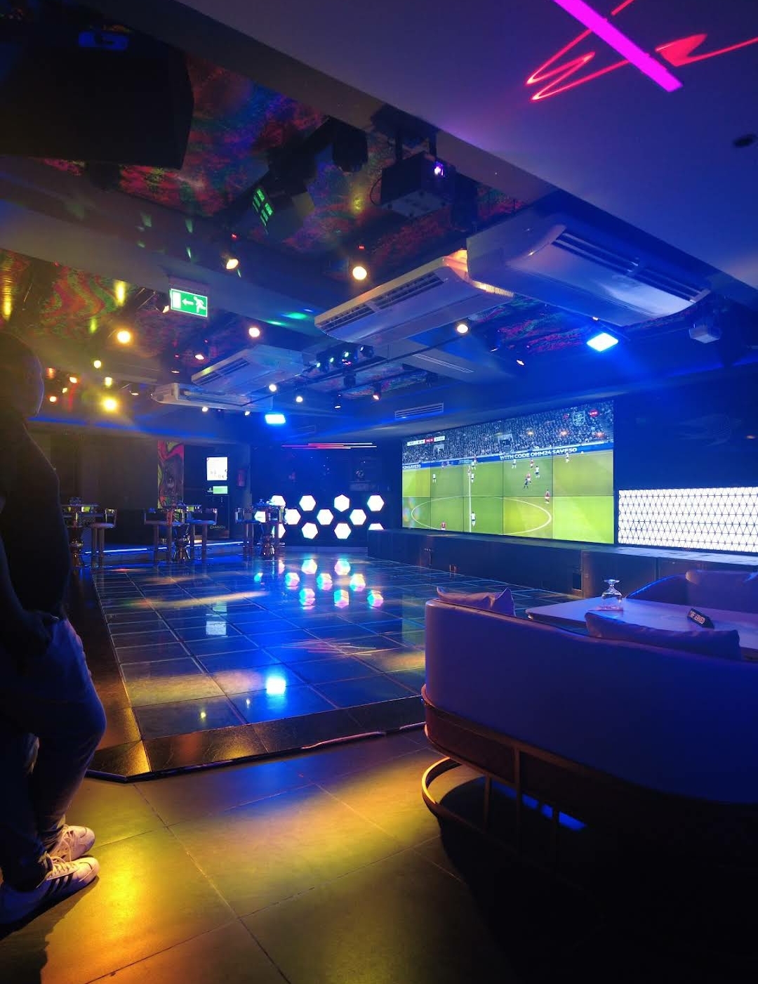 Black Samurai Lounge — image 6