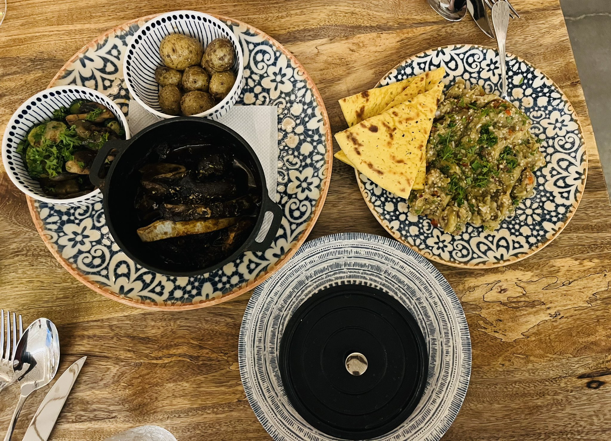 Mythos Taverna — image 2
