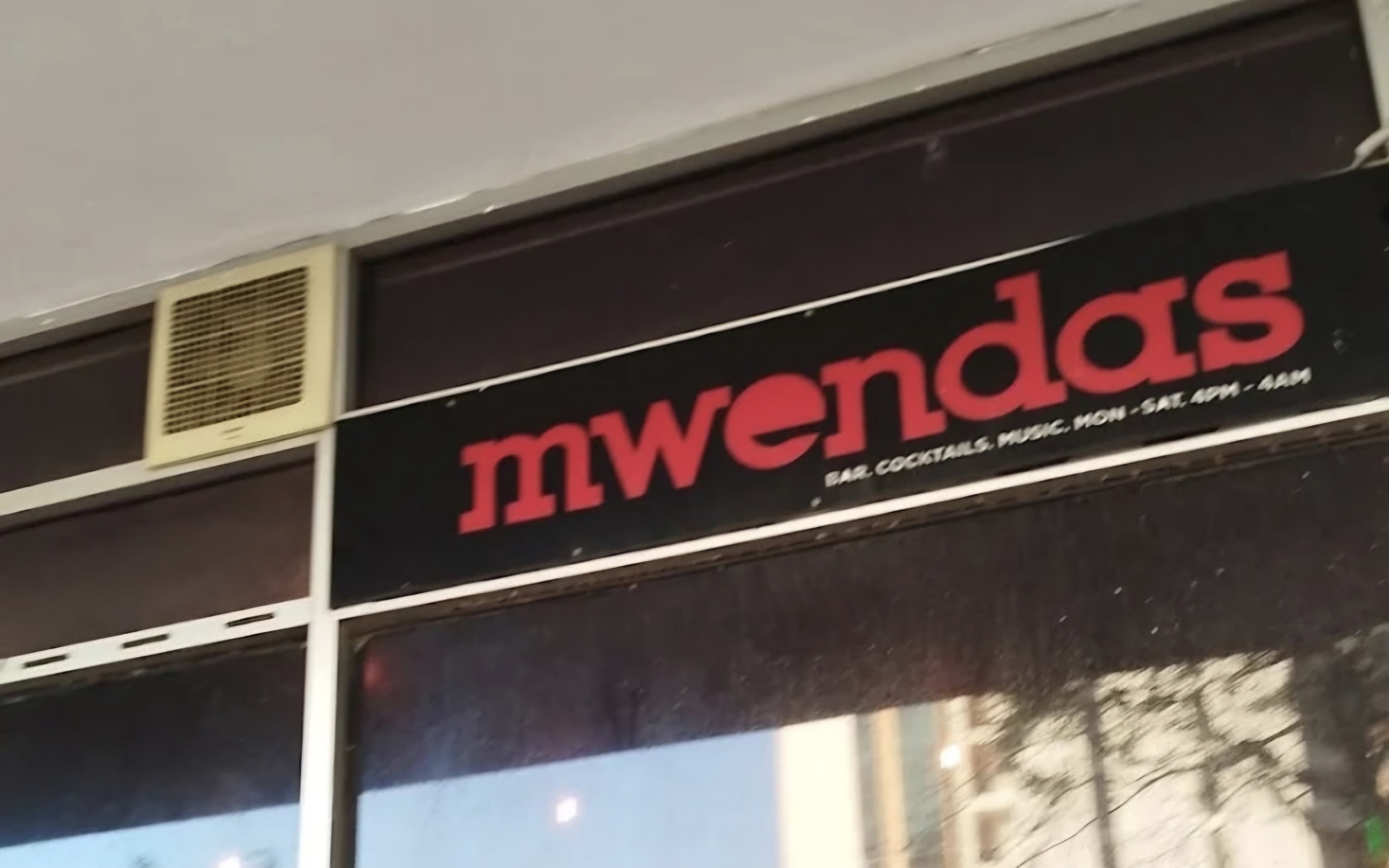 Mwenda's Pub and Cocktails